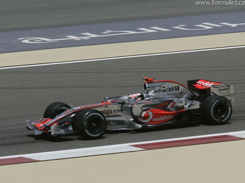 vodafone McLAREN mercedes.jpg